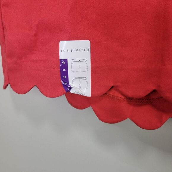 The Limited Scalloped Tailored‎ Short Scarlet Size 16 - Picture 2 of 9
